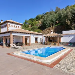Alejandro En Sayalonga
